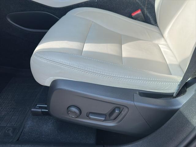 used 2020 Volvo XC40 car, priced at $21,500