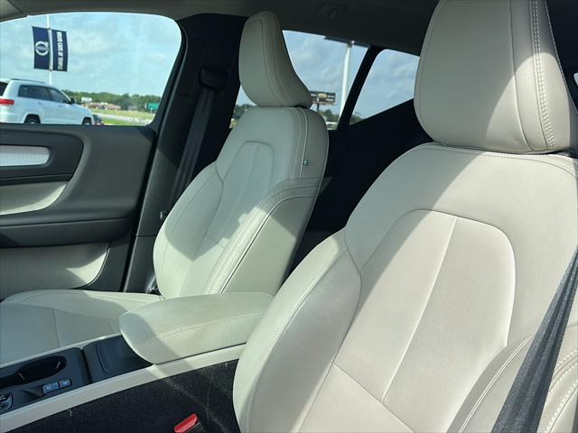 used 2020 Volvo XC40 car, priced at $21,500