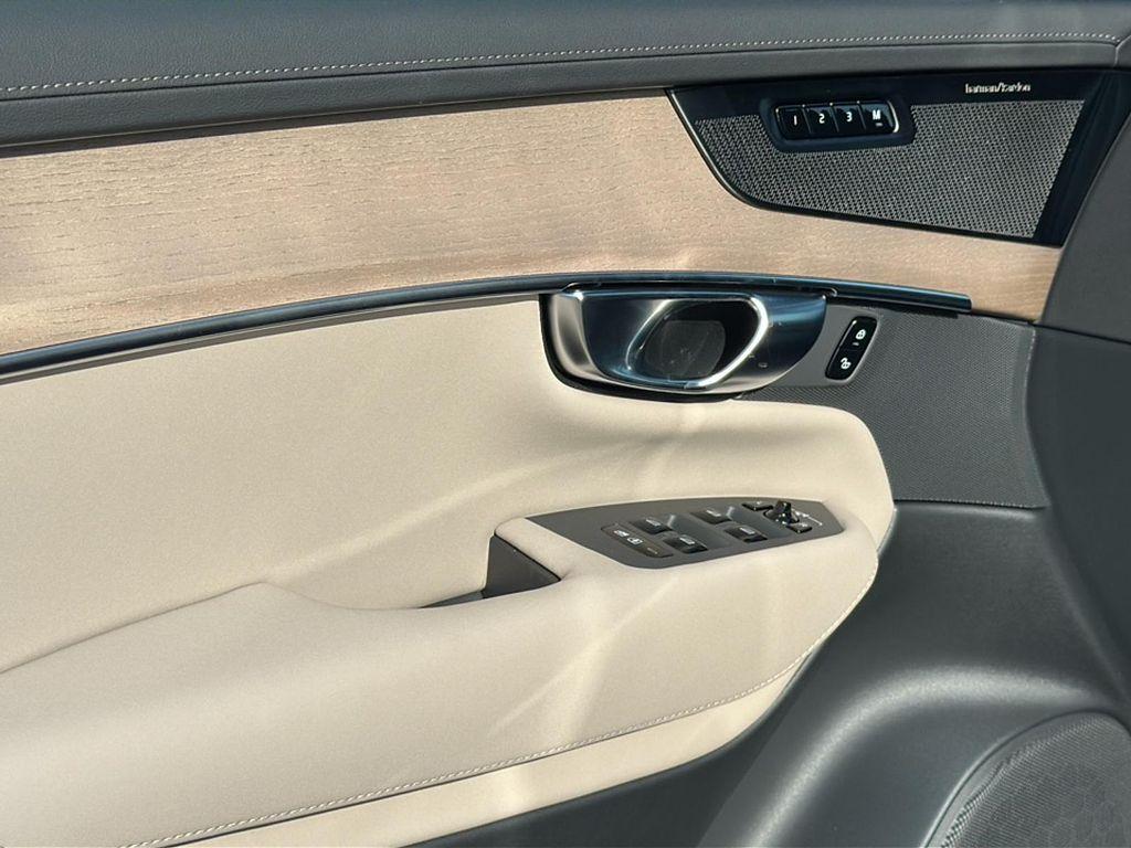 new 2025 Volvo XC90 Plug-In Hybrid car, priced at $74,805