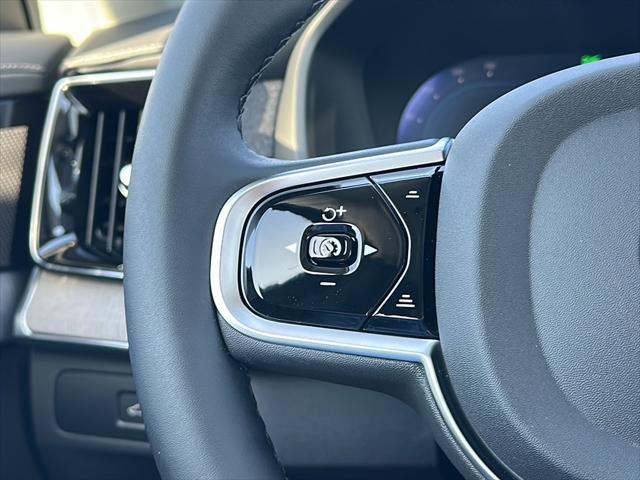 new 2025 Volvo XC90 car, priced at $70,805