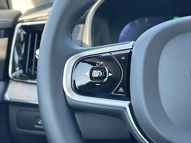 new 2025 Volvo XC90 car, priced at $71,555