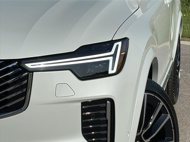 new 2025 Volvo XC90 car, priced at $70,805