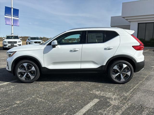 new 2025 Volvo XC40 car, priced at $45,795