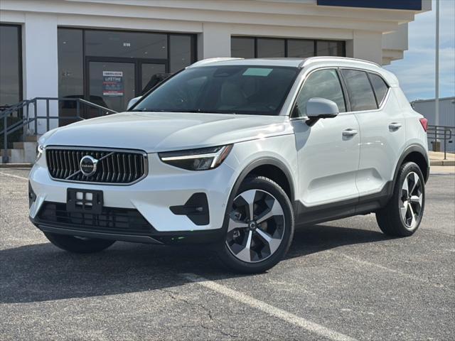 new 2025 Volvo XC40 car, priced at $45,795