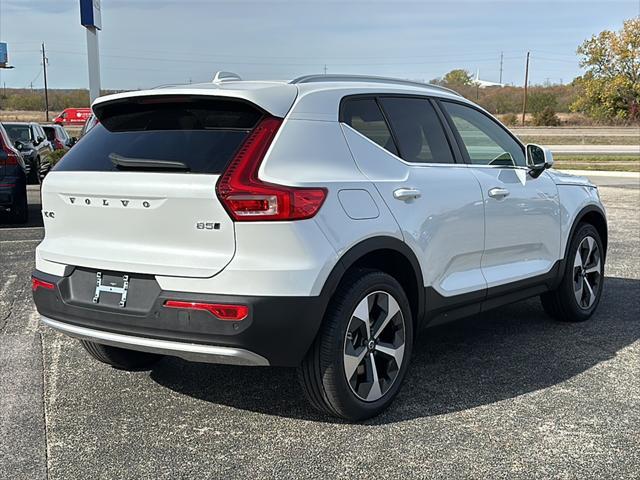 new 2025 Volvo XC40 car, priced at $45,795