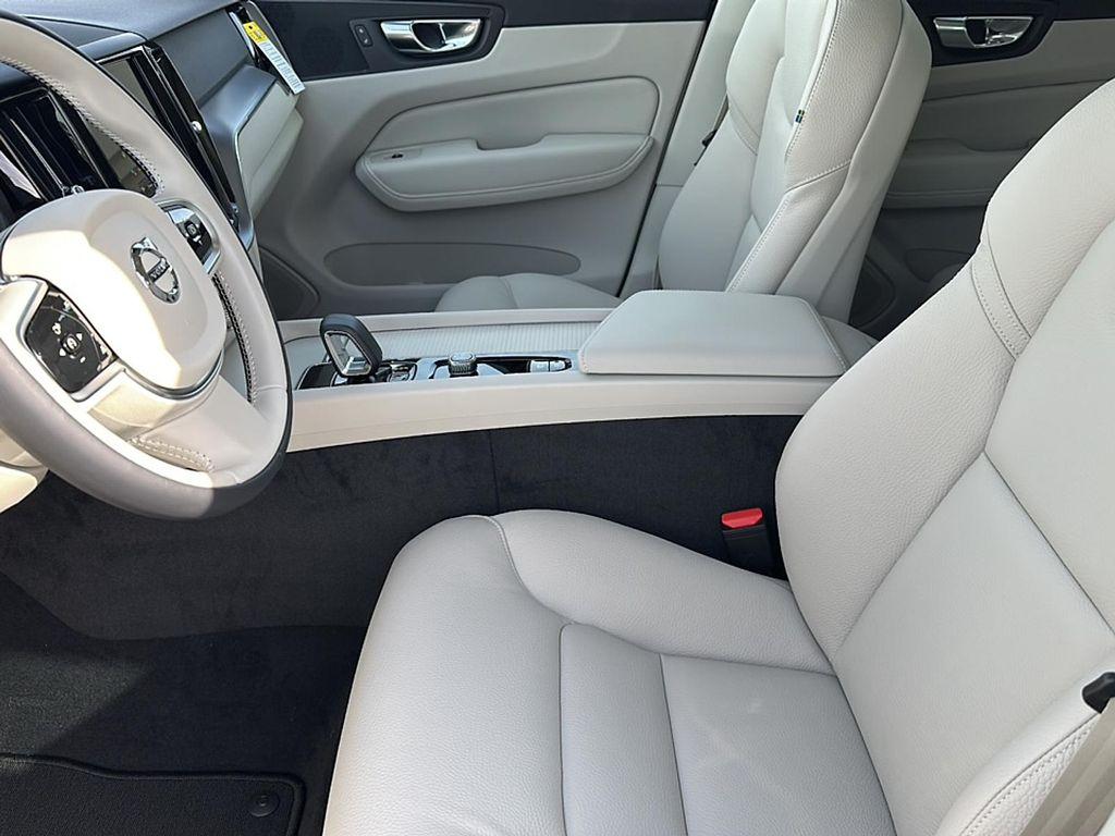 new 2025 Volvo XC60 car, priced at $41,928