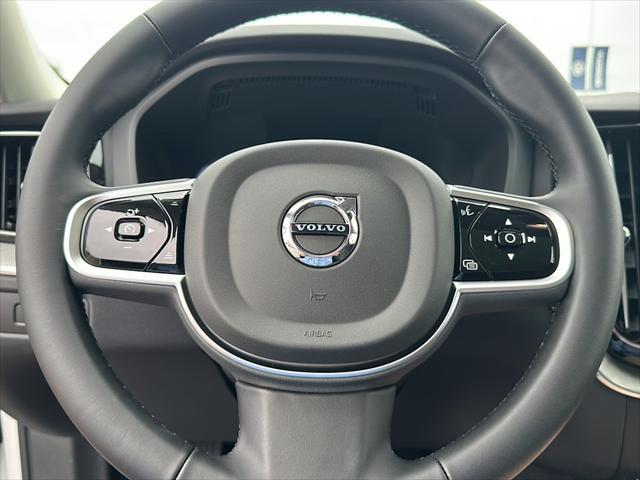new 2025 Volvo XC60 car, priced at $54,360