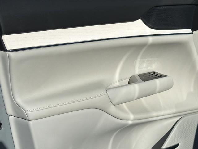 new 2025 Volvo EX90 car, priced at $84,640