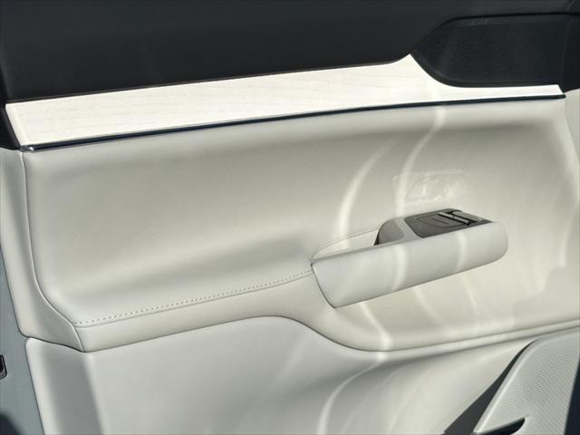 new 2025 Volvo EX90 car, priced at $85,640