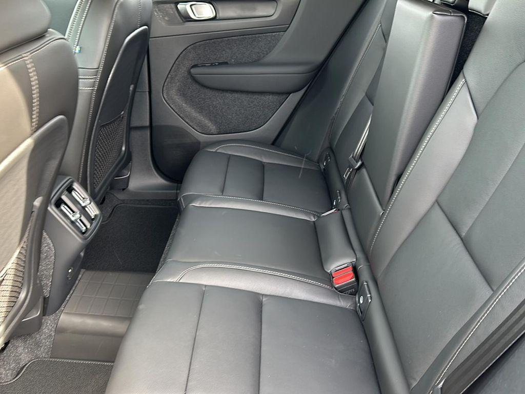 new 2025 Volvo XC40 car, priced at $39,465