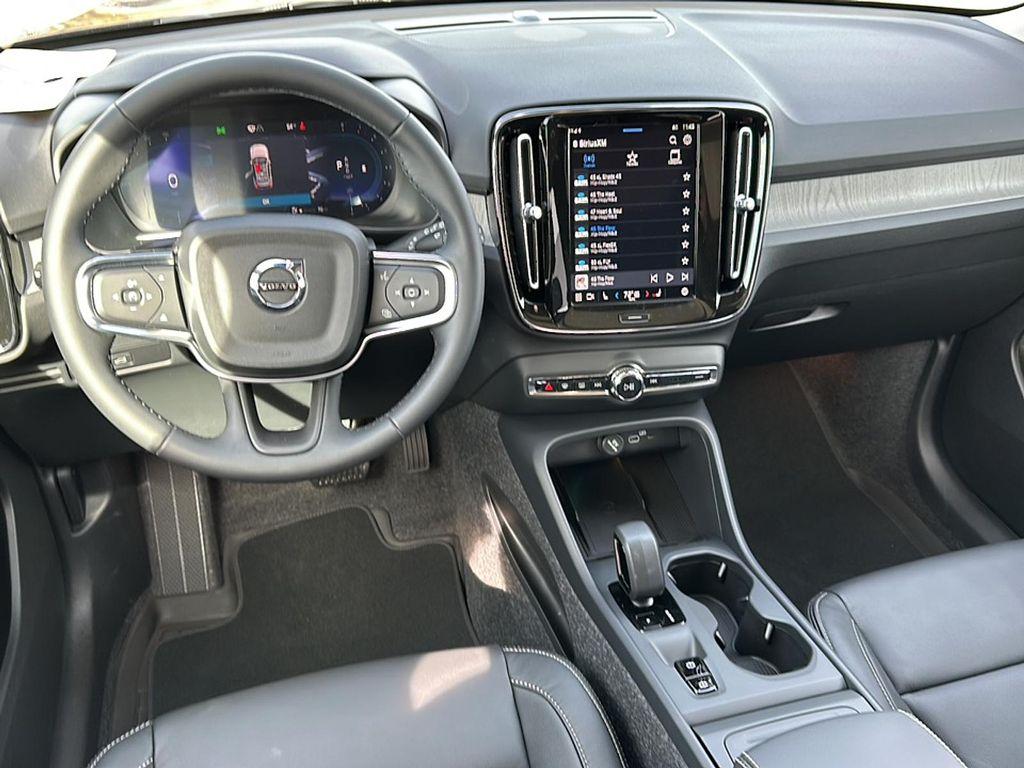 new 2025 Volvo XC40 car, priced at $39,465