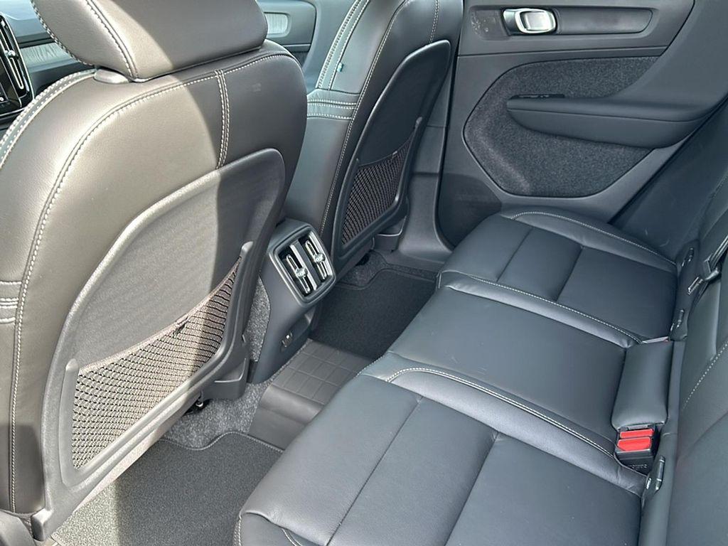 new 2025 Volvo XC40 car, priced at $39,465