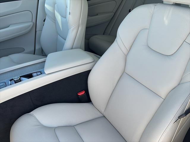 new 2025 Volvo XC60 car, priced at $53,610