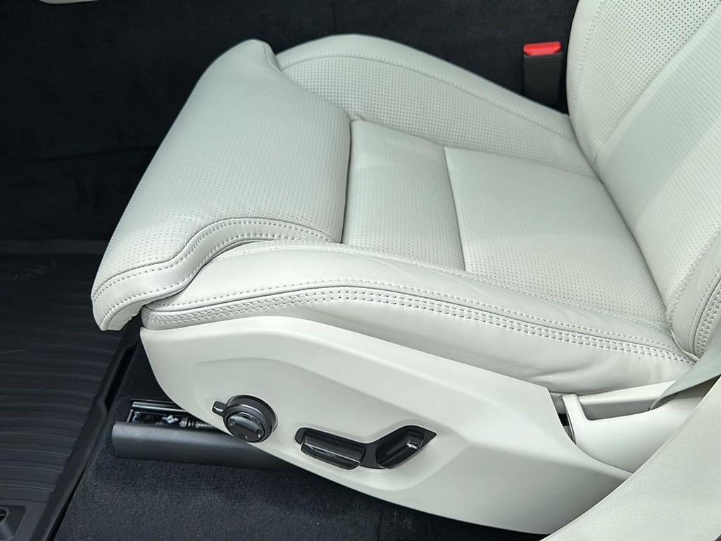 new 2025 Volvo XC90 car, priced at $71,955