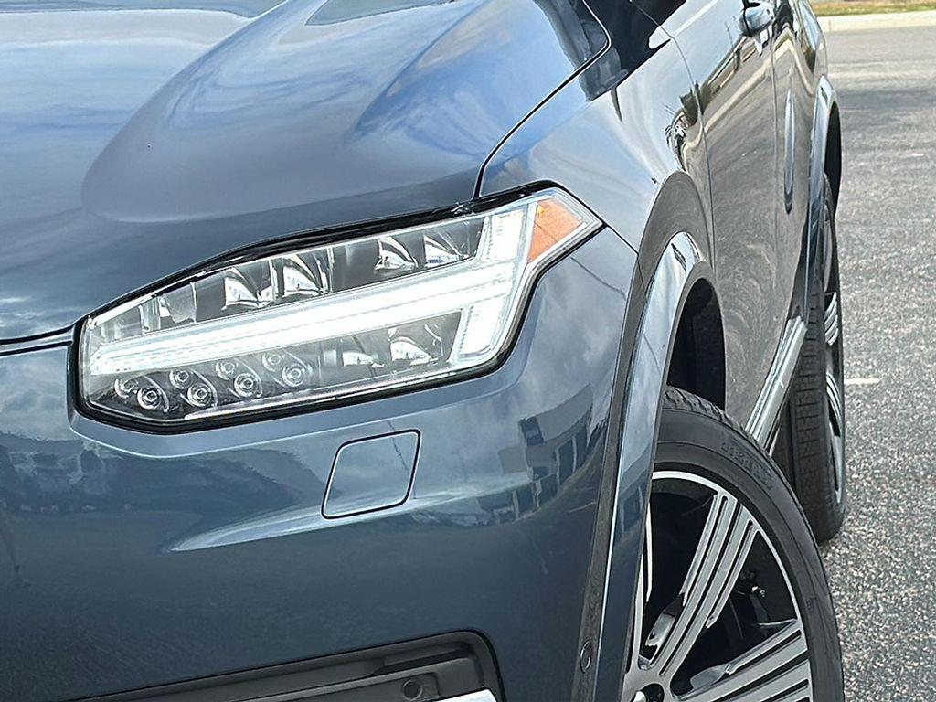 new 2025 Volvo XC90 car, priced at $71,955