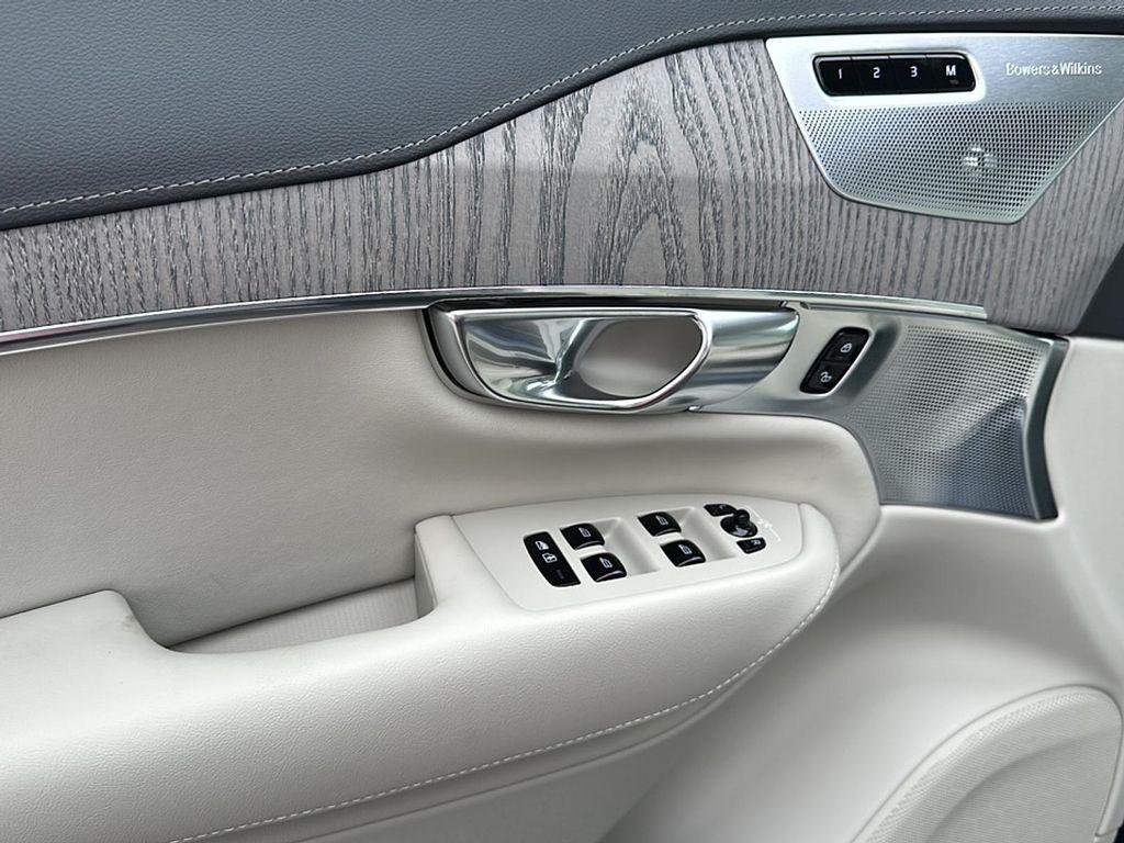 new 2025 Volvo XC90 car, priced at $71,955