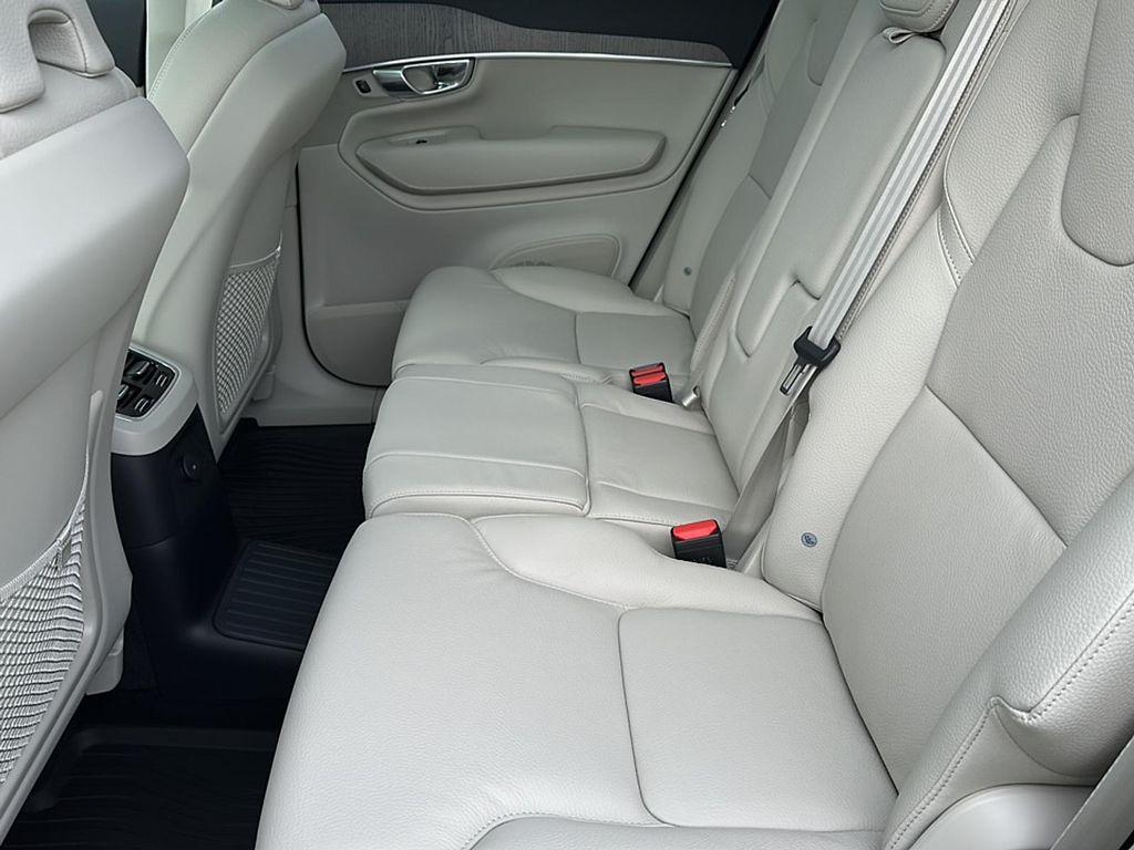 new 2025 Volvo XC90 Plug-In Hybrid car