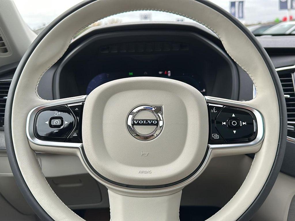 new 2025 Volvo XC90 Plug-In Hybrid car
