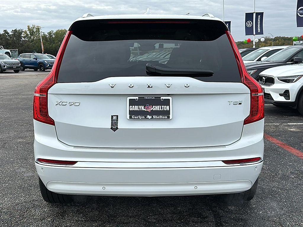 new 2025 Volvo XC90 Plug-In Hybrid car