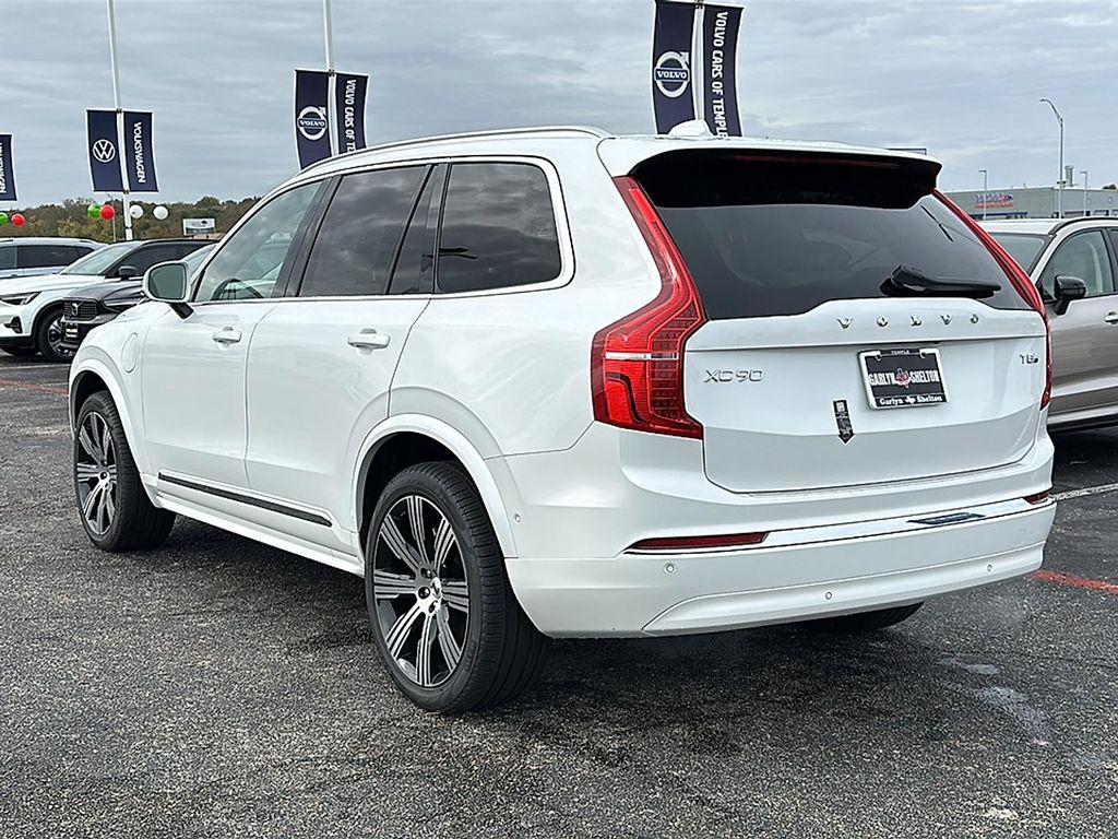 new 2025 Volvo XC90 Plug-In Hybrid car