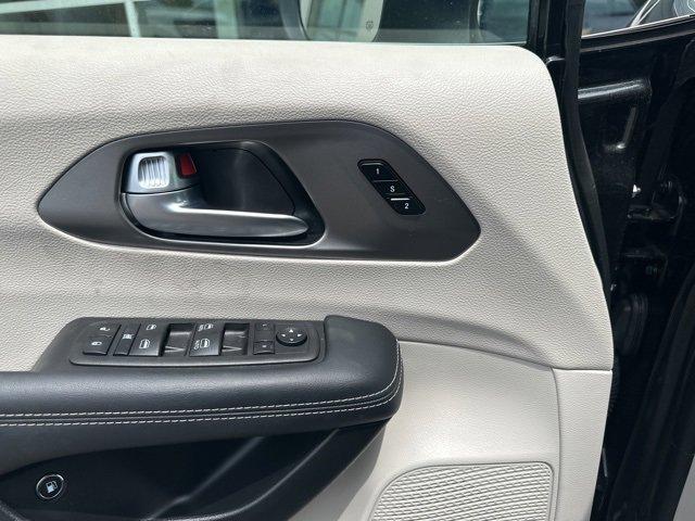 used 2023 Chrysler Pacifica car, priced at $28,900