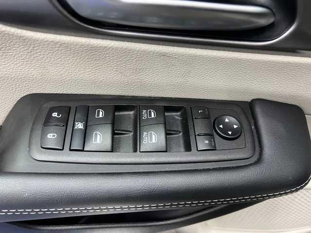used 2023 Chrysler Pacifica car, priced at $27,505