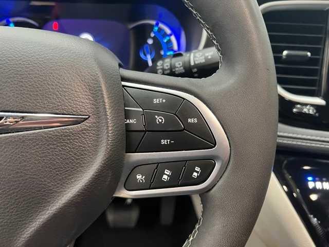 used 2023 Chrysler Pacifica car, priced at $27,505