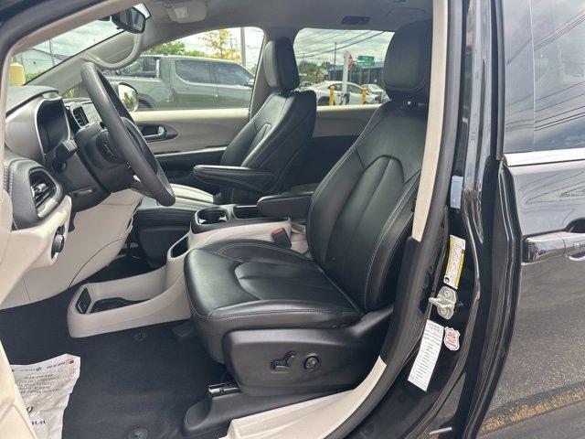 used 2023 Chrysler Pacifica car, priced at $28,900