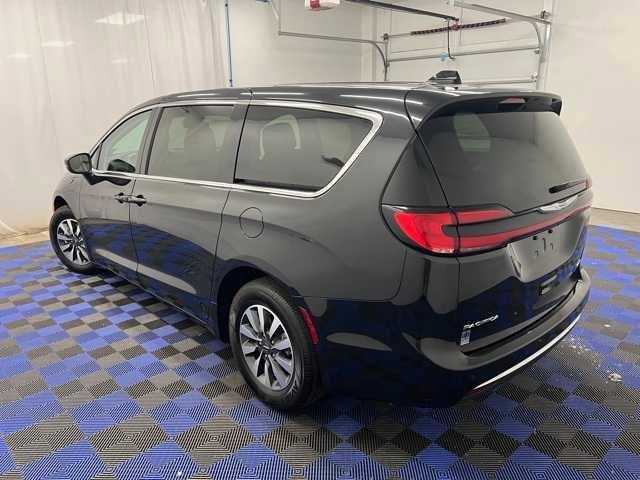 used 2023 Chrysler Pacifica car, priced at $27,505