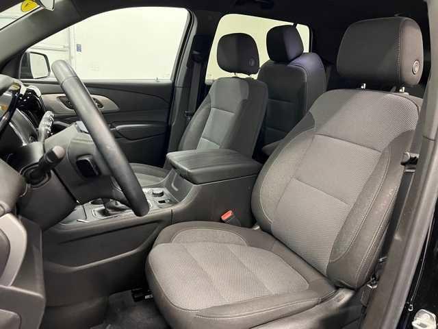 used 2023 Chevrolet Traverse car, priced at $32,230