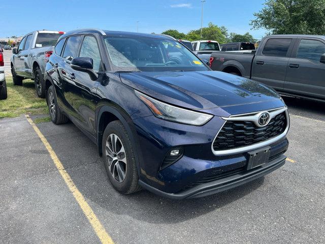 used 2022 Toyota Highlander car, priced at $38,750