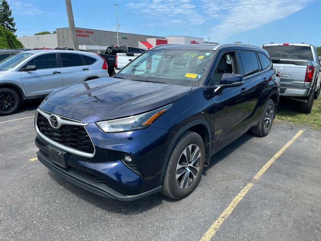 used 2022 Toyota Highlander car, priced at $38,750
