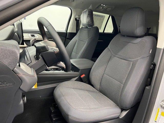 new 2025 Ford Explorer car, priced at $40,580