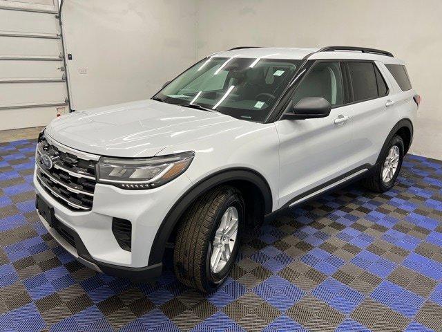 new 2025 Ford Explorer car, priced at $40,580