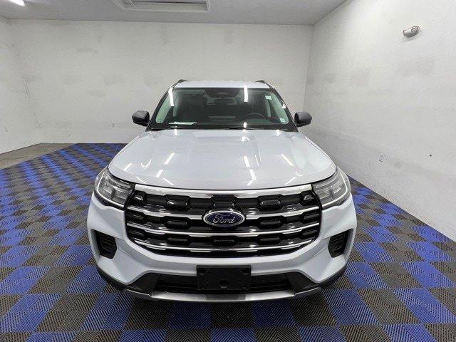 new 2025 Ford Explorer car, priced at $40,580