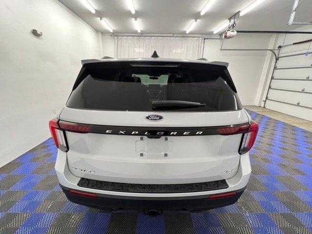 new 2025 Ford Explorer car, priced at $40,580