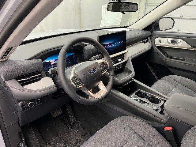 new 2025 Ford Explorer car, priced at $40,580