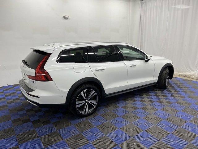 used 2023 Volvo V60 Cross Country car, priced at $39,500