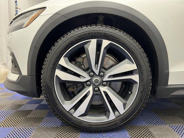 used 2023 Volvo V60 Cross Country car, priced at $39,500