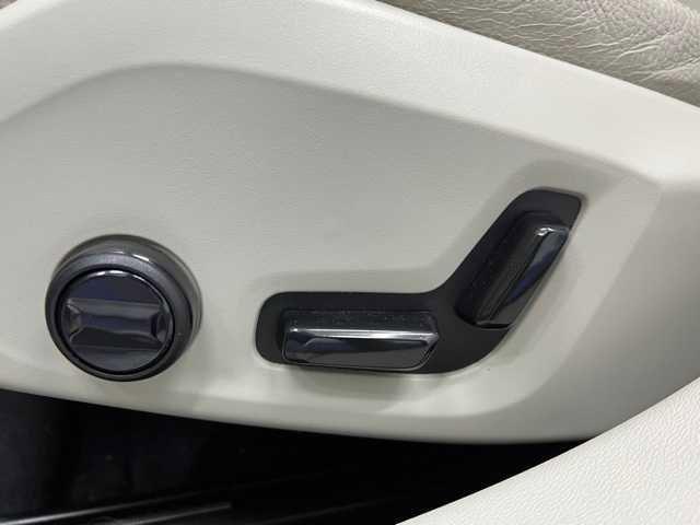 used 2023 Volvo V60 Cross Country car, priced at $37,596