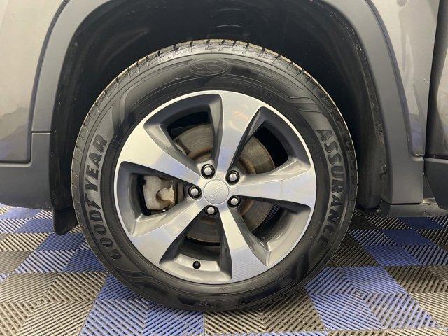 used 2019 Jeep Cherokee car, priced at $19,650