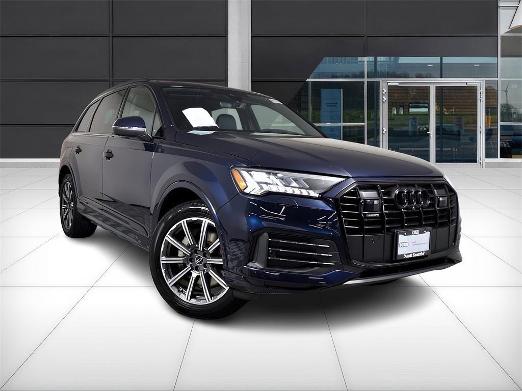 used 2024 Audi Q7 car, priced at $53,899