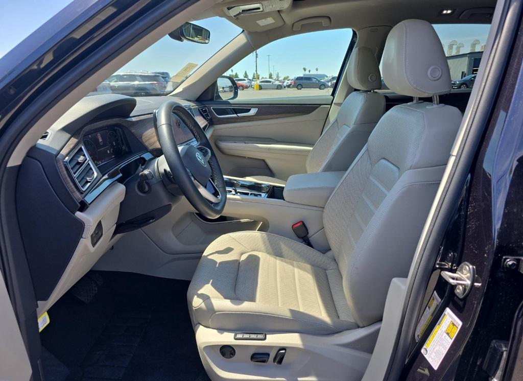 used 2024 Volkswagen Atlas car, priced at $41,999