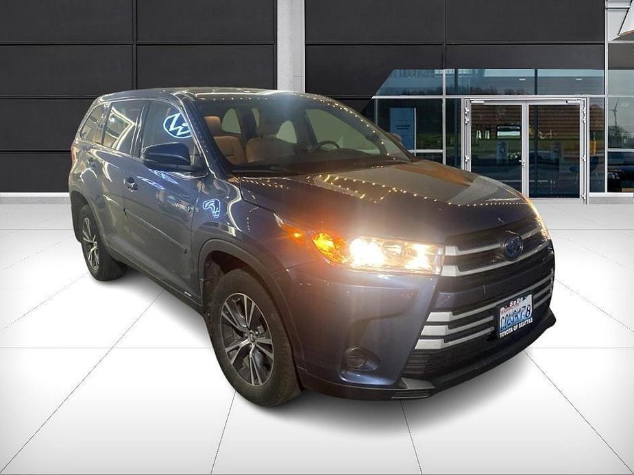 used 2019 Toyota Highlander Hybrid car, priced at $29,299