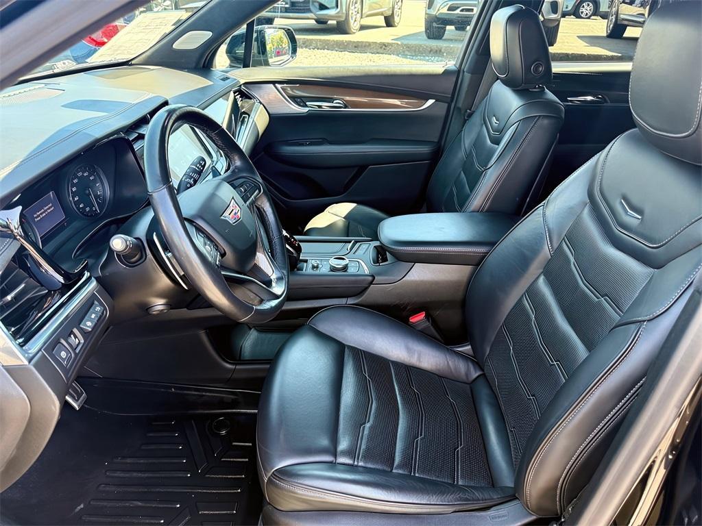 used 2020 Cadillac XT6 car, priced at $31,999