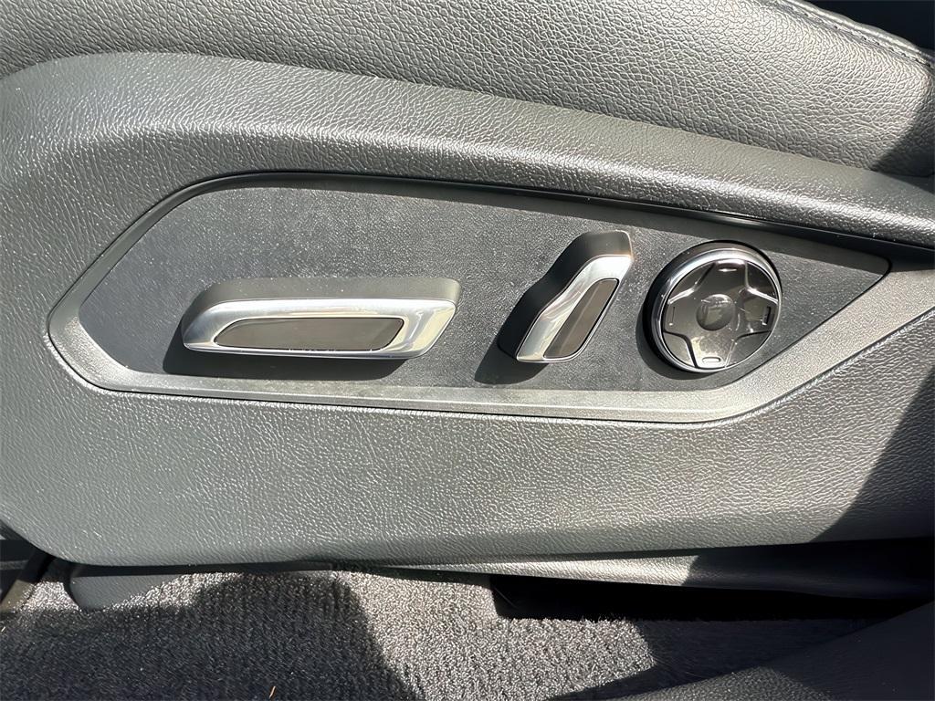 used 2019 Acura RDX car, priced at $27,999