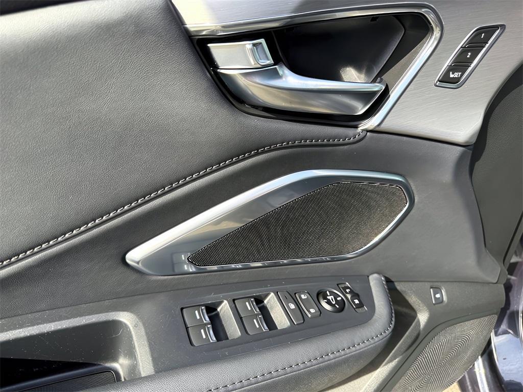 used 2019 Acura RDX car, priced at $27,999