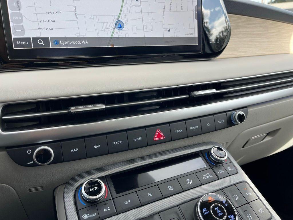 used 2025 Hyundai Palisade car, priced at $45,999