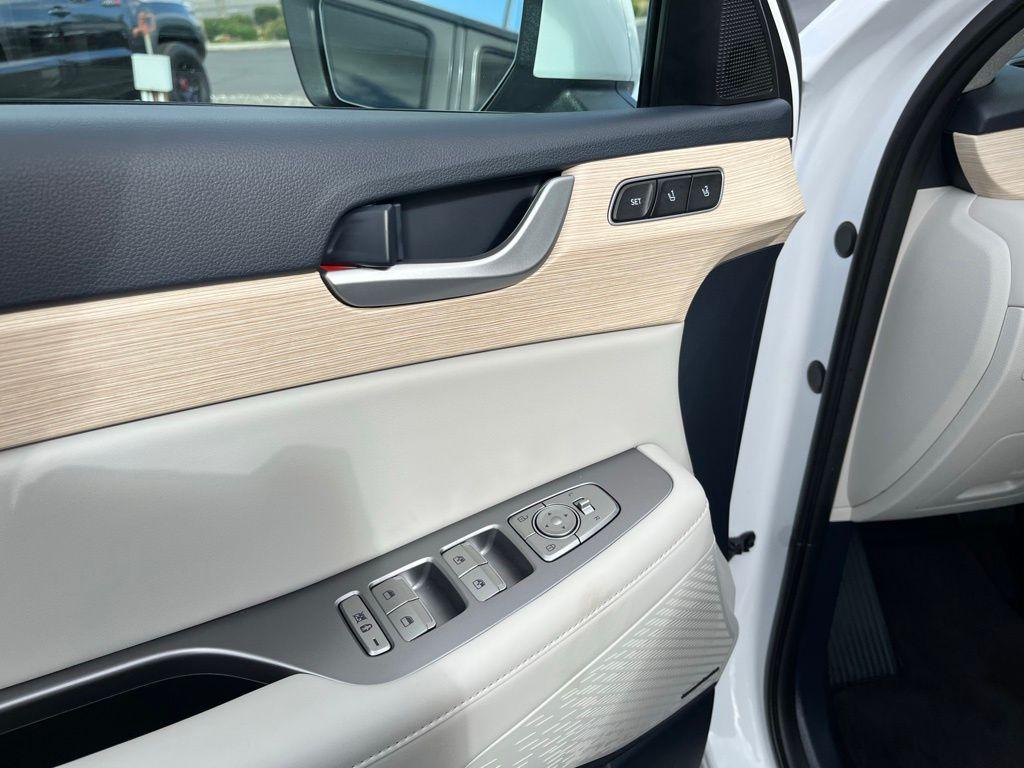 used 2025 Hyundai Palisade car, priced at $45,999