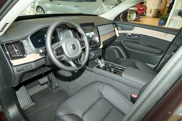 new 2025 Volvo XC90 Plug-In Hybrid car